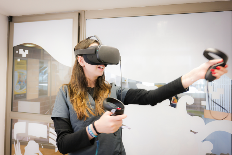 Salas de realidad virtual y aumentada en Uniandes